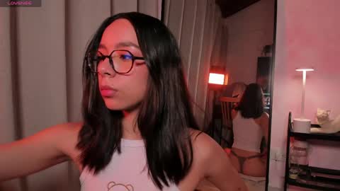 Snapshot of cat_loren chatting on 05.19.26 Loren online show from 05.19.26