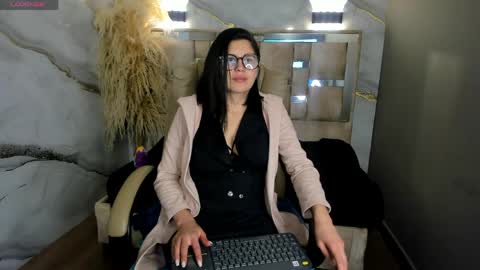 Snapshot of cata_black chatting on 04.24.26 cata black online show from 04.24.26