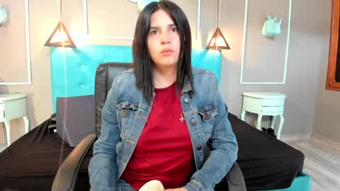 Snapshot of cata_black chatting on 05.17.26 cata black online show from 05.17.26