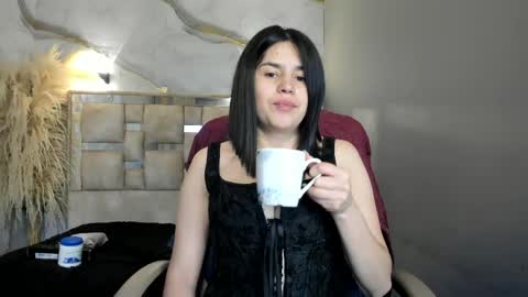 Snapshot of cata_black chatting on 05.29.26 cata black online show from 05.29.26