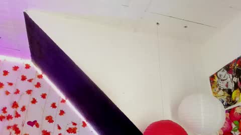 Cata green model independient online show from 02.18.25