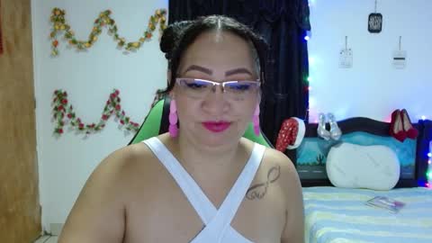 Snapshot of cataleya_ardiente1 chatting on 12.20.24 isabel online show from 12.20.24
