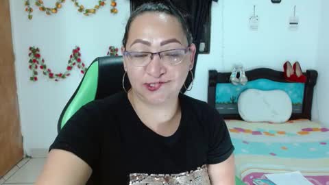Snapshot of cataleya_ardiente1 chatting on 01.14.25 isabel online show from 01.14.25