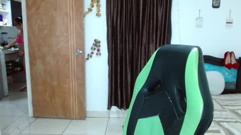 Snapshot of cataleya_ardiente1 chatting on 02.19.25 isabel online show from 02.19.25