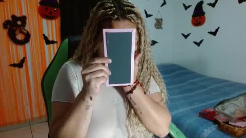 Snapshot of cataleya_ardiente1 chatting on 10.08.25 isabel online show from 10.08.25