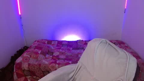 Snapshot of cataleya_cat3 chatting on 10.10.25 Fabi online show from 10.10.25