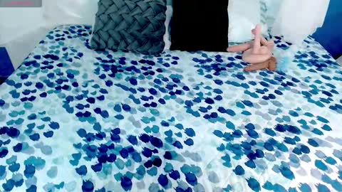 Snapshot of cataleya_eebony chatting on 12.22.25 cataleya_eebony online show from 12.22.25