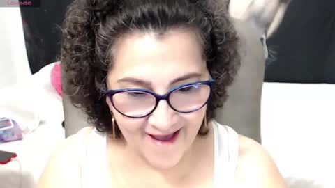 Snapshot of cataleya_mom_ chatting on 02.25.25 cataleya  online show from 02.25.25