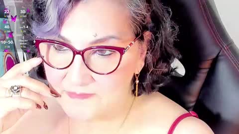 Snapshot of cataleya_mom_ chatting on 09.18.25 cataleya  online show from 09.18.25