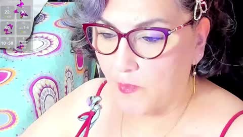Snapshot of cataleya_mom_ chatting on 09.19.25 cataleya  online show from 09.19.25