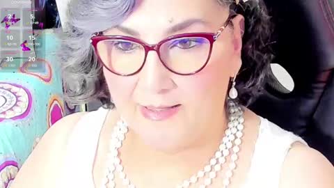 Snapshot of cataleya_mom_ chatting on 09.20.25 cataleya  online show from 09.20.25