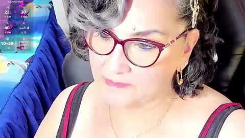 Snapshot of cataleya_mom_ chatting on 10.06.25 cataleya  online show from 10.06.25