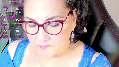 Snapshot of cataleya_mom_ chatting on 10.20.25 cataleya  online show from 10.20.25