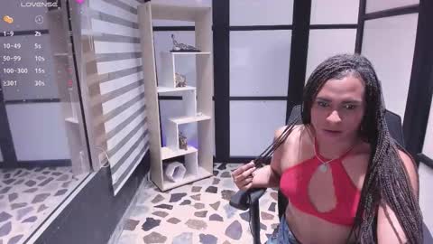 Snapshot of cataleyarobertts chatting on 10.05.25 cataleyarobertts online show from 10.05.25