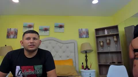 Snapshot of catalina_and_jhon chatting on 10.17.25 Jhon and Catalina online show from 10.17.25
