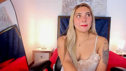 Snapshot of catalina_osorio chatting on 04.15.26 catalina_osorio online show from 04.15.26
