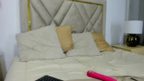 Snapshot of catalina_queen7 chatting on 12.18.24 Catalina online show from 12.18.24