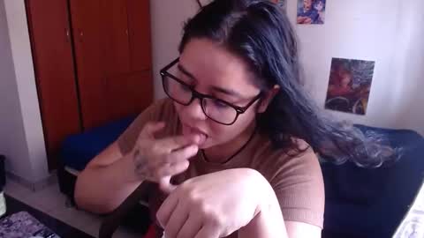 Snapshot of catalinaa_lovee chatting on 09.25.25 catalinaa_lovee online show from 09.25.25