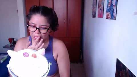 Snapshot of catalinaa_lovee chatting on 10.23.25 catalinaa_lovee online show from 10.23.25