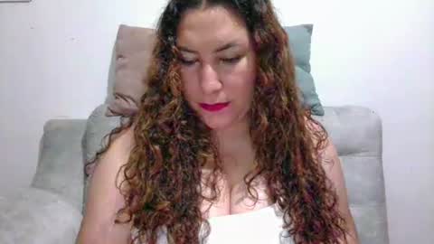 Snapshot of catalinamarpi45 chatting on 02.01.26 cataleya online show from 02.01.26