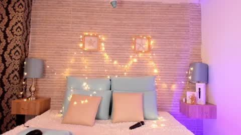 CatalinnaThompson online show from 12.09.24