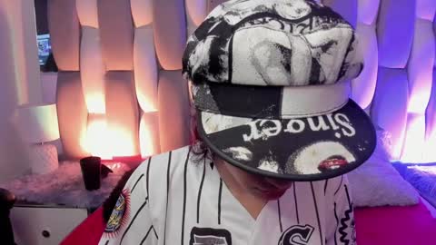 Cat  online show from 12.19.24