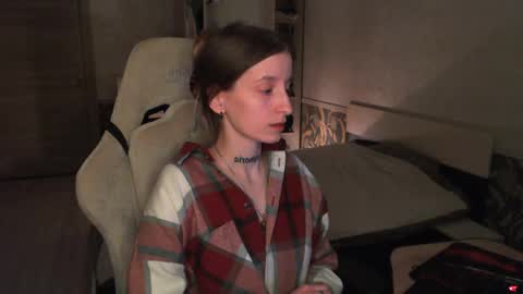 Snapshot of cath_dysphoria_ chatting on 05.08.26 CATH online show from 05.08.26