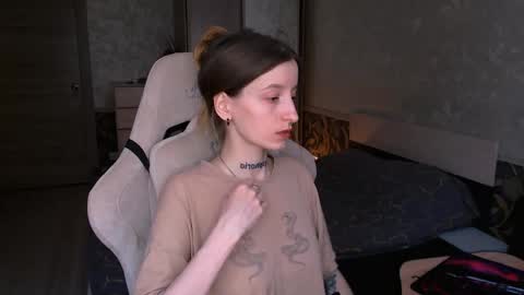 Snapshot of cath_dysphoria_ chatting on 05.11.26 CATH online show from 05.11.26