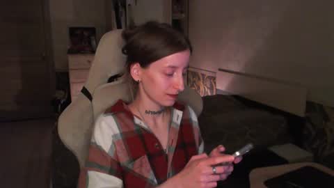Snapshot of cath_dysphoria_ chatting on 06.10.26 CATH online show from 06.10.26
