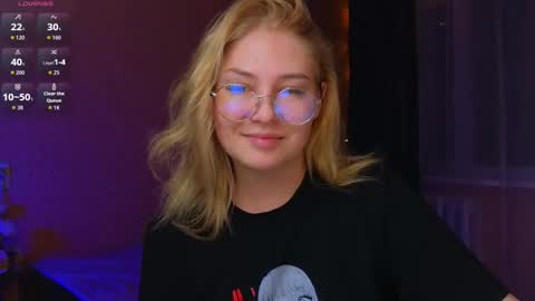 Snapshot of catherine_river chatting on 10.01.25 Catherine online show from 10.01.25