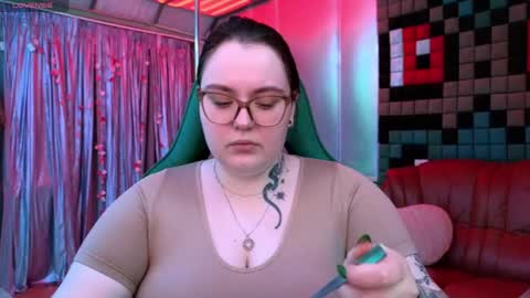 Snapshot of catherineclaire chatting on 05.18.26 catherineclaire online show from 05.18.26