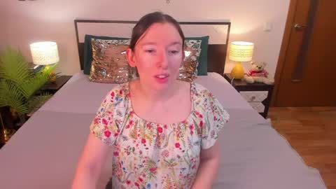 Snapshot of catherinewalls chatting on 04.29.26 Catrin online show from 04.29.26