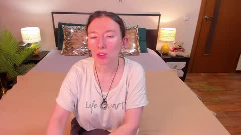 Snapshot of catherinewalls chatting on 05.12.26 Catrin online show from 05.12.26