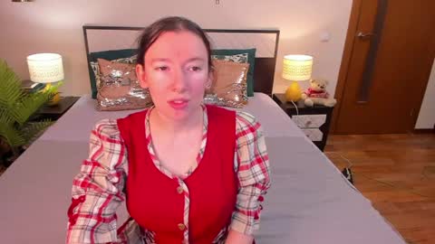 Snapshot of catherinewalls chatting on 05.16.26 Catrin online show from 05.16.26
