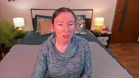 Snapshot of catherinewalls chatting on 06.05.26 Catrin online show from 06.05.26