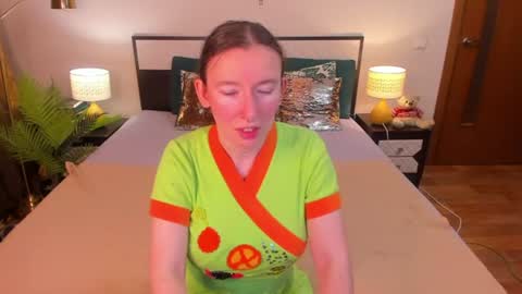 Snapshot of catherinewalls chatting on 07.11.26 Catrin online show from 07.11.26