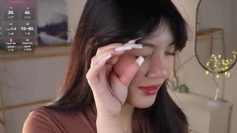 Snapshot of catheryneells chatting on 12.18.25 Lee online show from 12.18.25