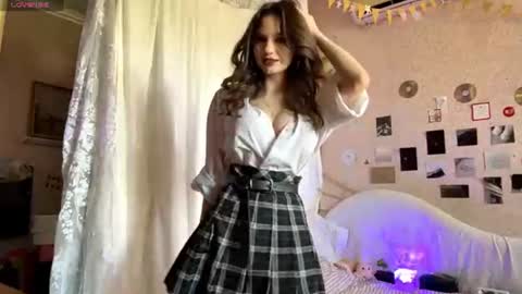 Snapshot of catherynfelton chatting on 06.10.26 Roniy online show from 06.10.26