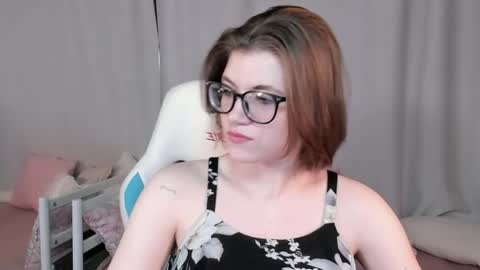 Snapshot of cathybarnes chatting on 05.18.26 cathybarnes online show from 05.18.26