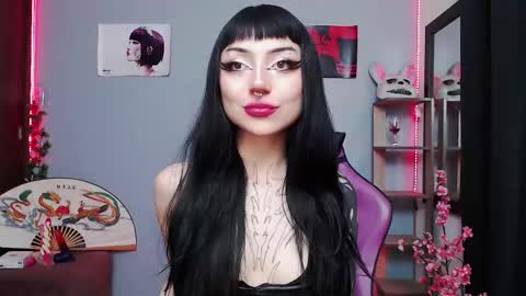 Cati help me reach my goal of 100 thumbs up again 3 online show from 10.21.25