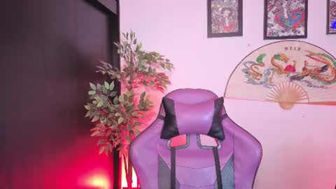 Snapshot of cati_petite chatting on 06.19.26 Cati help me reach my goal of 100 thumbs up again 3 online show from 06.19.26