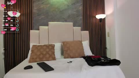 catiusca_reyes_03 online show from 01.14.26