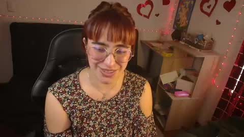 Snapshot of catsito chatting on 05.12.26 im MIA -Independent Model MY OF is catsito3 online show from 05.12.26