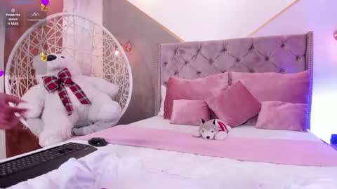 Snapshot of cattaleya_get chatting on 02.14.25 cattaleya_get online show from 02.14.25