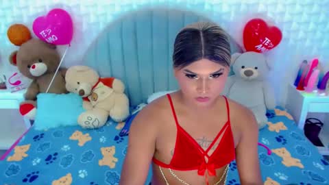 Snapshot of cattaleya_skinny chatting on 02.15.25 cattaleya skinny online show from 02.15.25