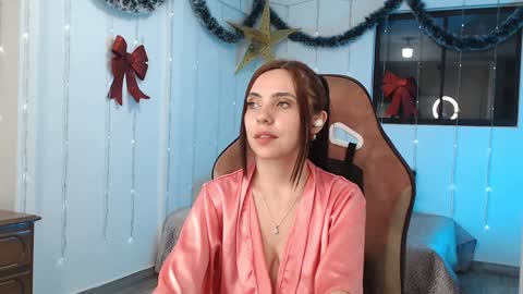 Snapshot of cattleya069 chatting on 12.21.24  Cattleya you can tell me Leya too.     online show from 12.21.24