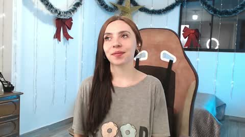 Snapshot of cattleya069 chatting on 12.31.24  Cattleya you can tell me Leya too.     online show from 12.31.24