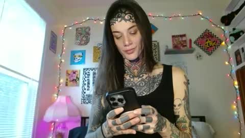 Snapshot of caulkgobbler chatting on 10.30.25 alaska online show from 10.30.25