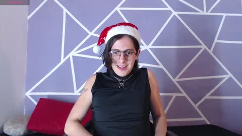 Snapshot of cava_pretty chatting on 12.23.24 cava_pretty online show from 12.23.24