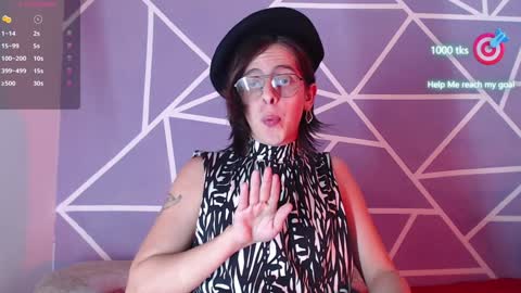 Snapshot of cava_pretty chatting on 12.30.24 cava_pretty online show from 12.30.24